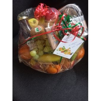Fruitmand € 20,00. UITSLUITEND OP BESTELLING. FOTO IS EEN INDICATIE. FRUITMAND WORD GEMAAKT MET FRUIT DAT OP DAT MOMENT BESCHIKBAAR IS. 